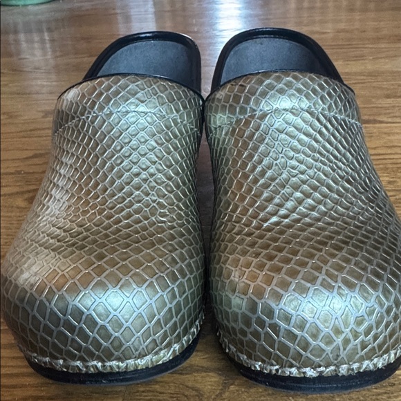 Dansko XP Gold Python Clogs Nearly New - Picture 2 of 8